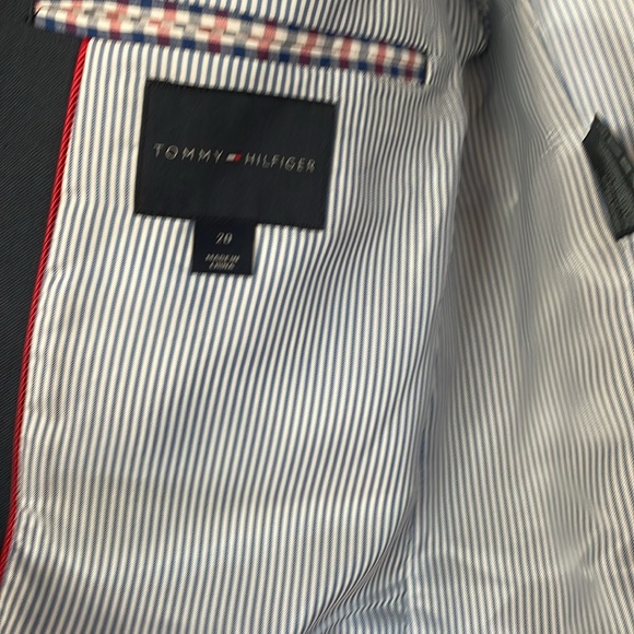 Boys Navy Blue Tommy Hilfiger Blazer. Size 20 - Picture 3 of 3